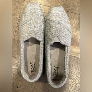 GUC TOMS Women's Light Gray Herringbone Flats